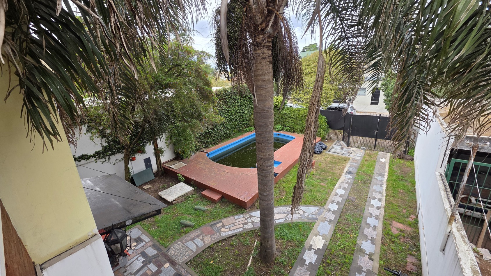 CASA 6 AMBIENTES CON PILETA