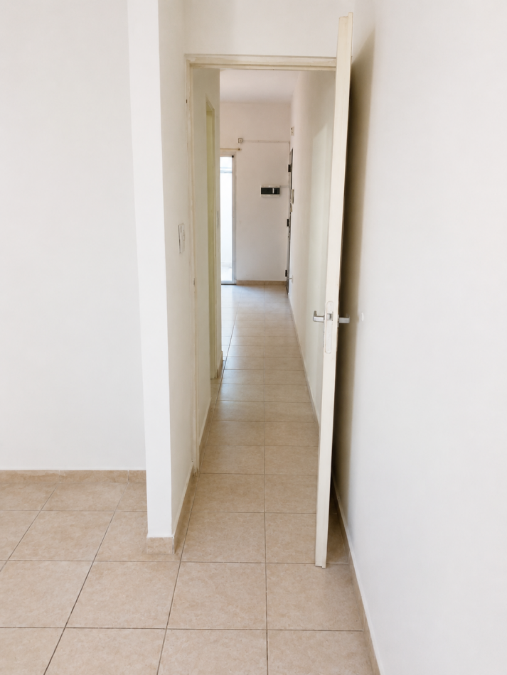 DEPARTAMENTO 2 AMBIENTES CON PATIO EN ALQUILER