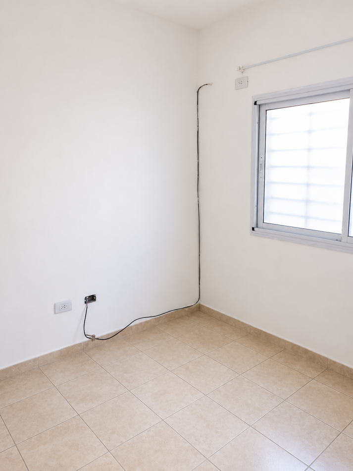 DEPARTAMENTO 2 AMBIENTES CON PATIO EN ALQUILER