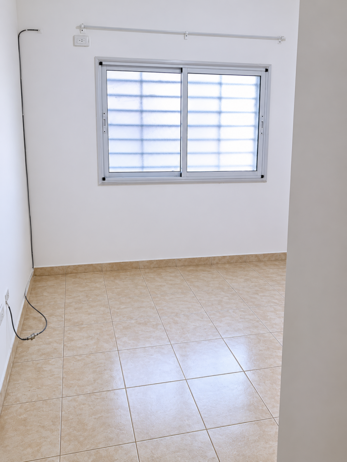 DEPARTAMENTO 2 AMBIENTES CON PATIO EN ALQUILER