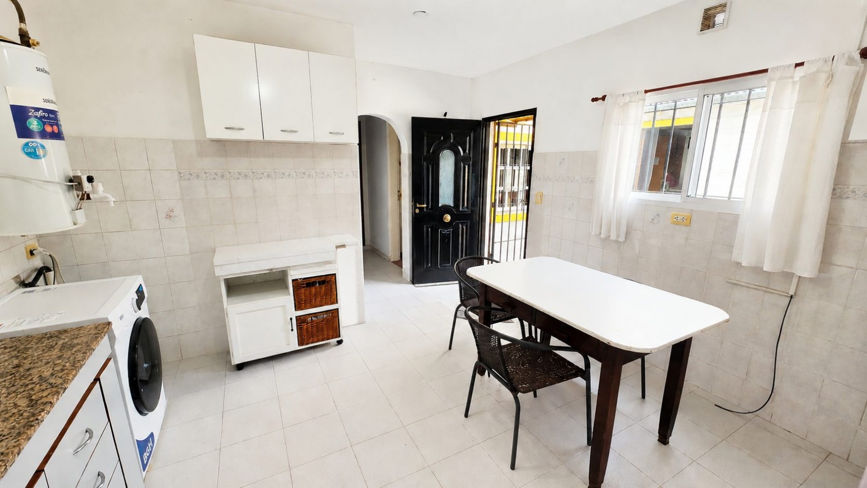 CASA 6 AMBIENTES CON PILETA