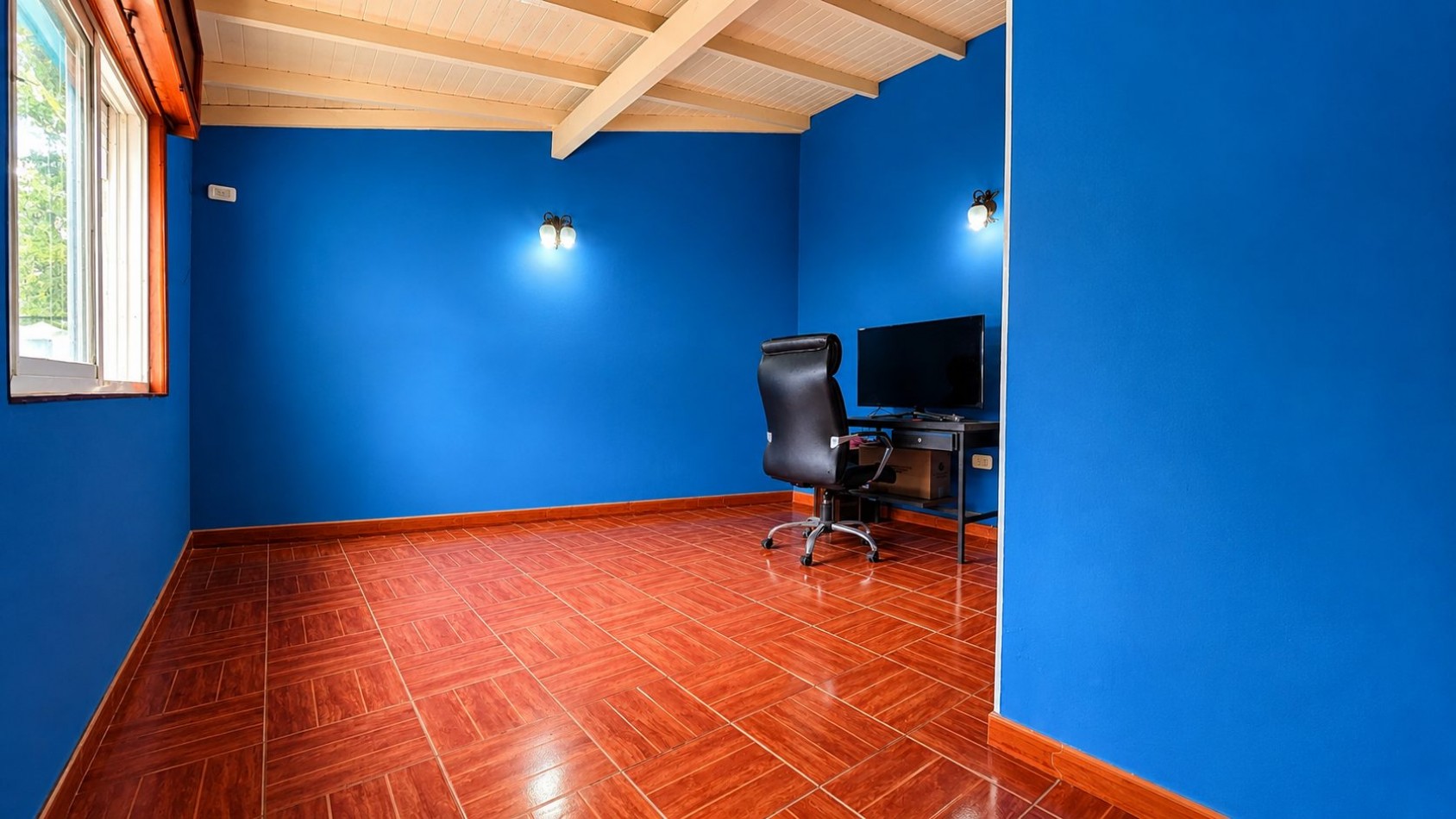 CASA 6 AMBIENTES CON PILETA