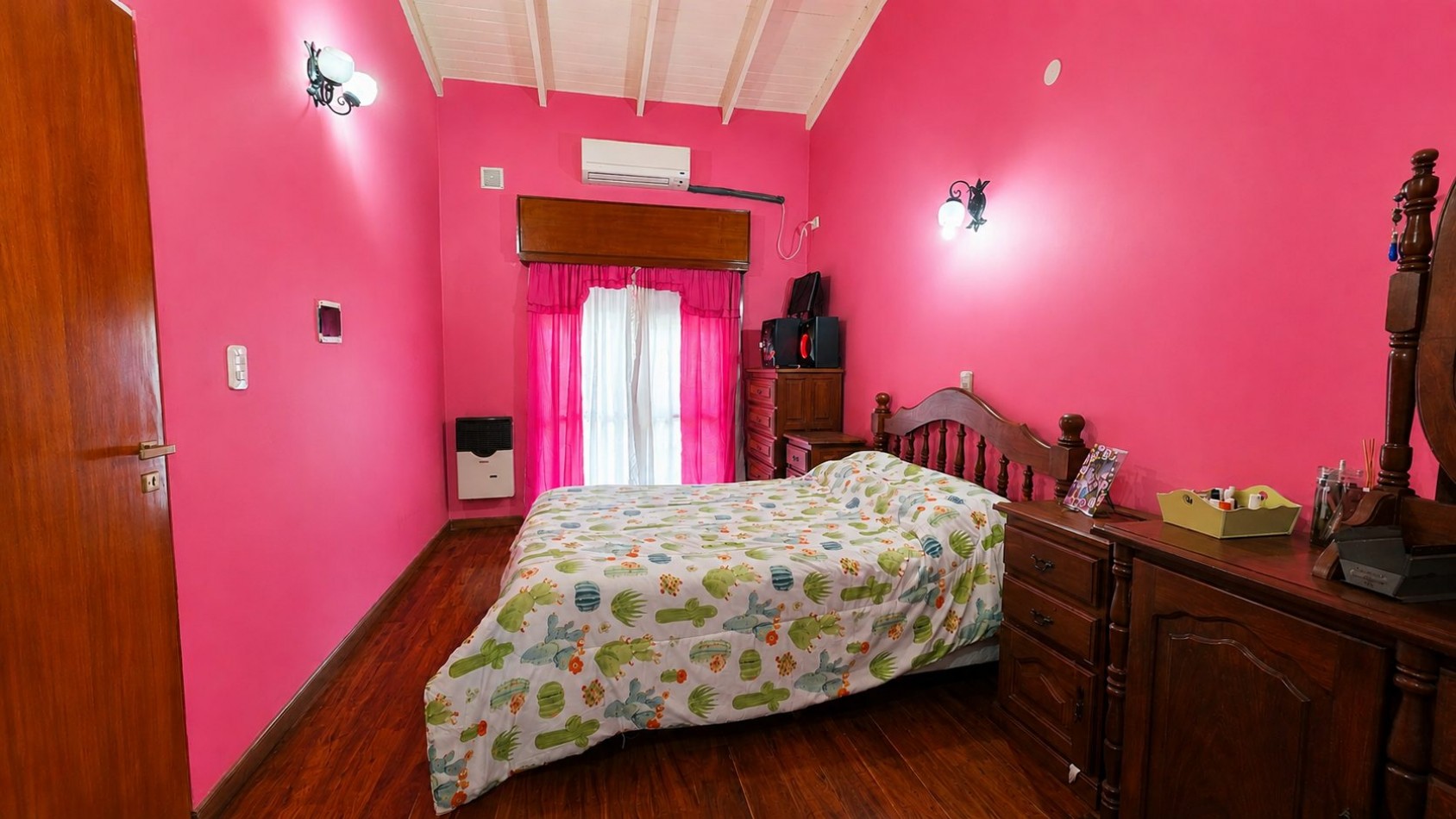 CASA 6 AMBIENTES CON PILETA