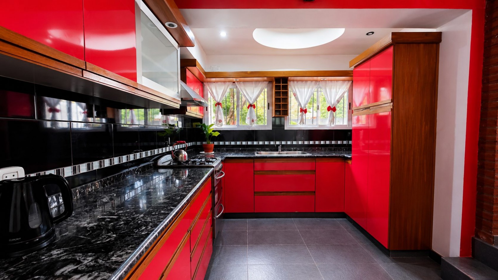 CASA 6 AMBIENTES CON PILETA