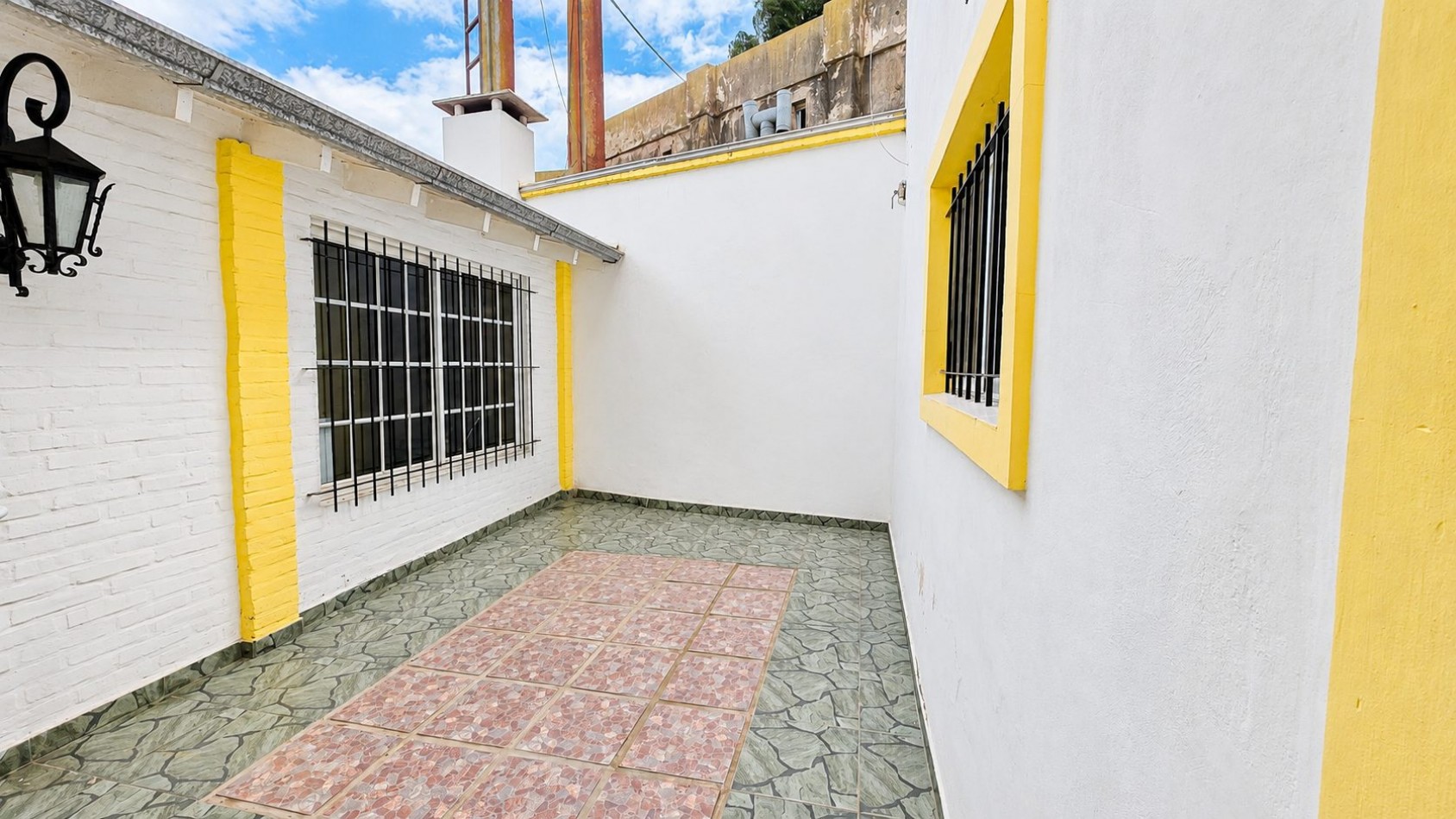 CASA 6 AMBIENTES CON PILETA