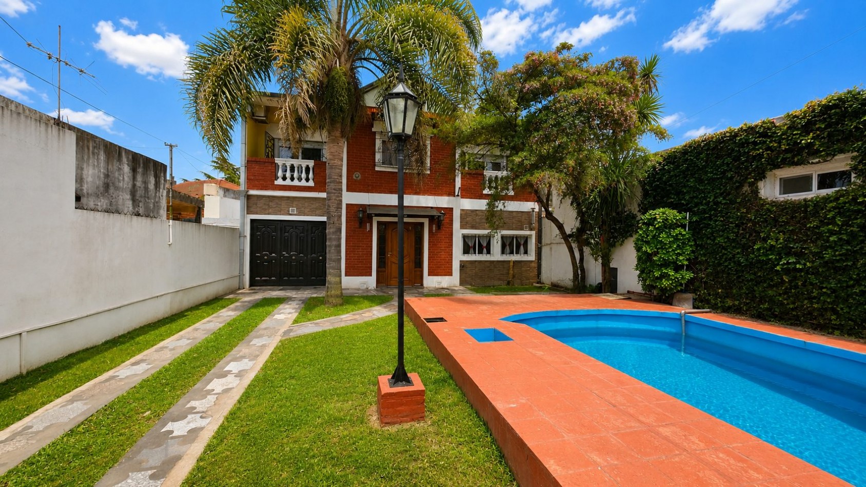 CASA 6 AMBIENTES CON PILETA