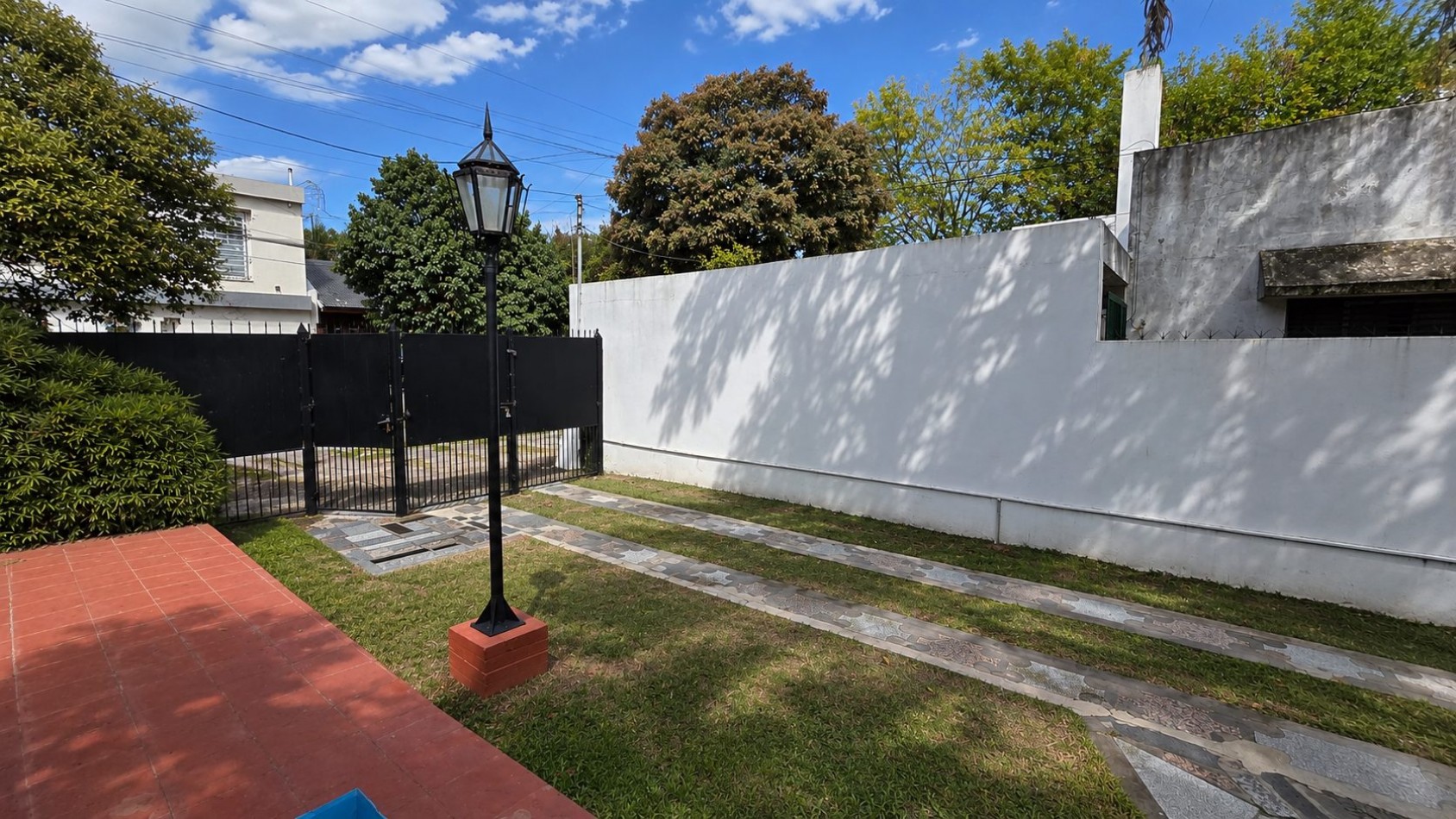 CASA 6 AMBIENTES CON PILETA