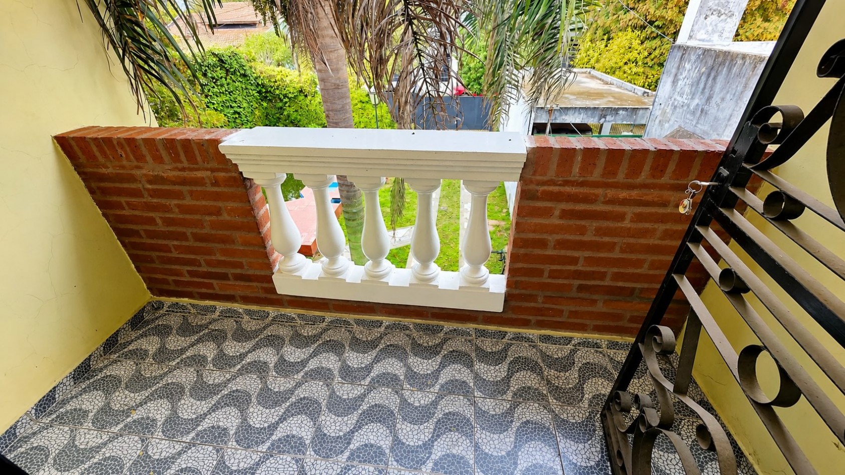 CASA 6 AMBIENTES CON PILETA