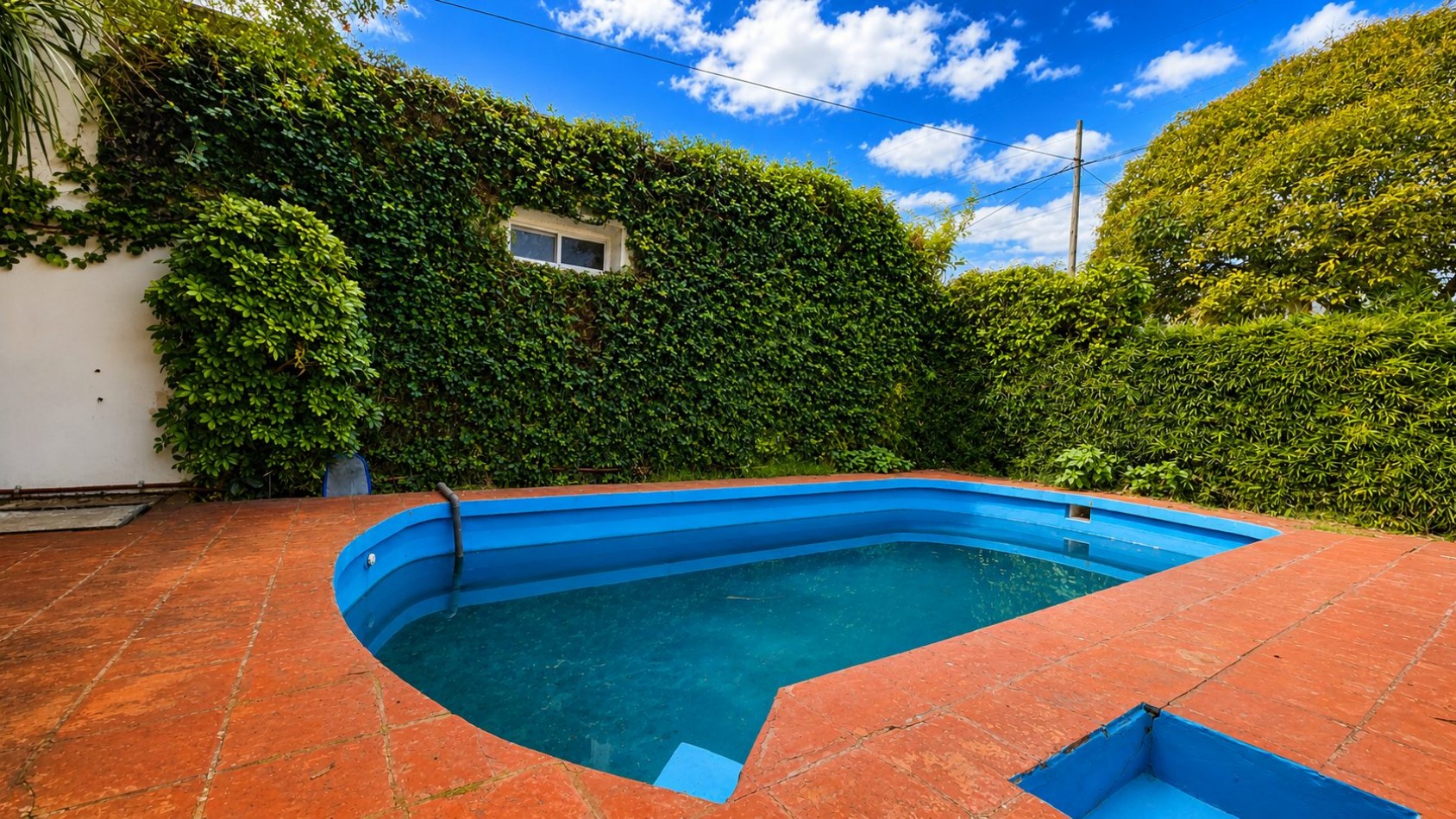 CASA 6 AMBIENTES CON PILETA