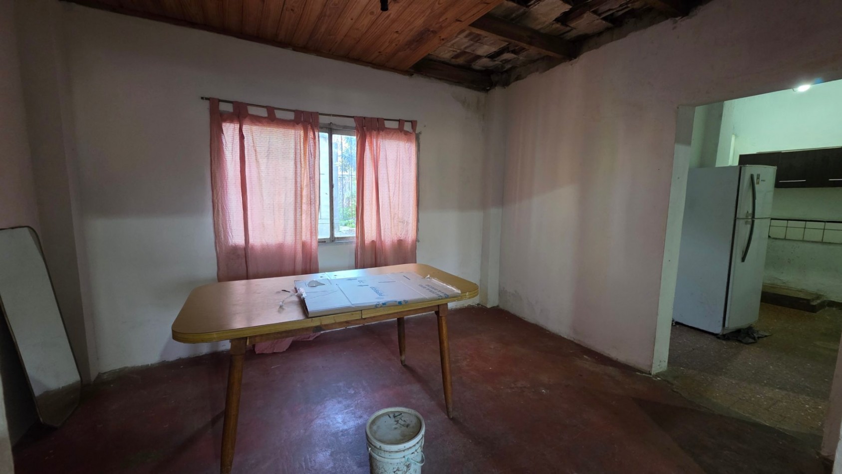 Casa a Restaurar sobre Lote de 375 m² en Glew | Amplio Fondo y Gran Potencial de Desarrollo