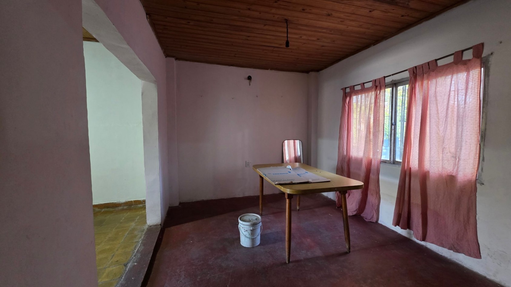 Casa a Restaurar sobre Lote de 375 m² en Glew | Amplio Fondo y Gran Potencial de Desarrollo