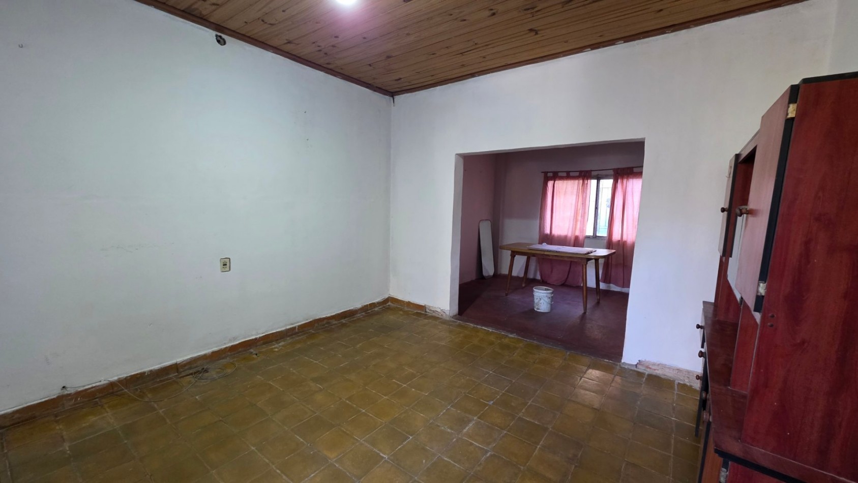 Casa a Restaurar sobre Lote de 375 m² en Glew | Amplio Fondo y Gran Potencial de Desarrollo
