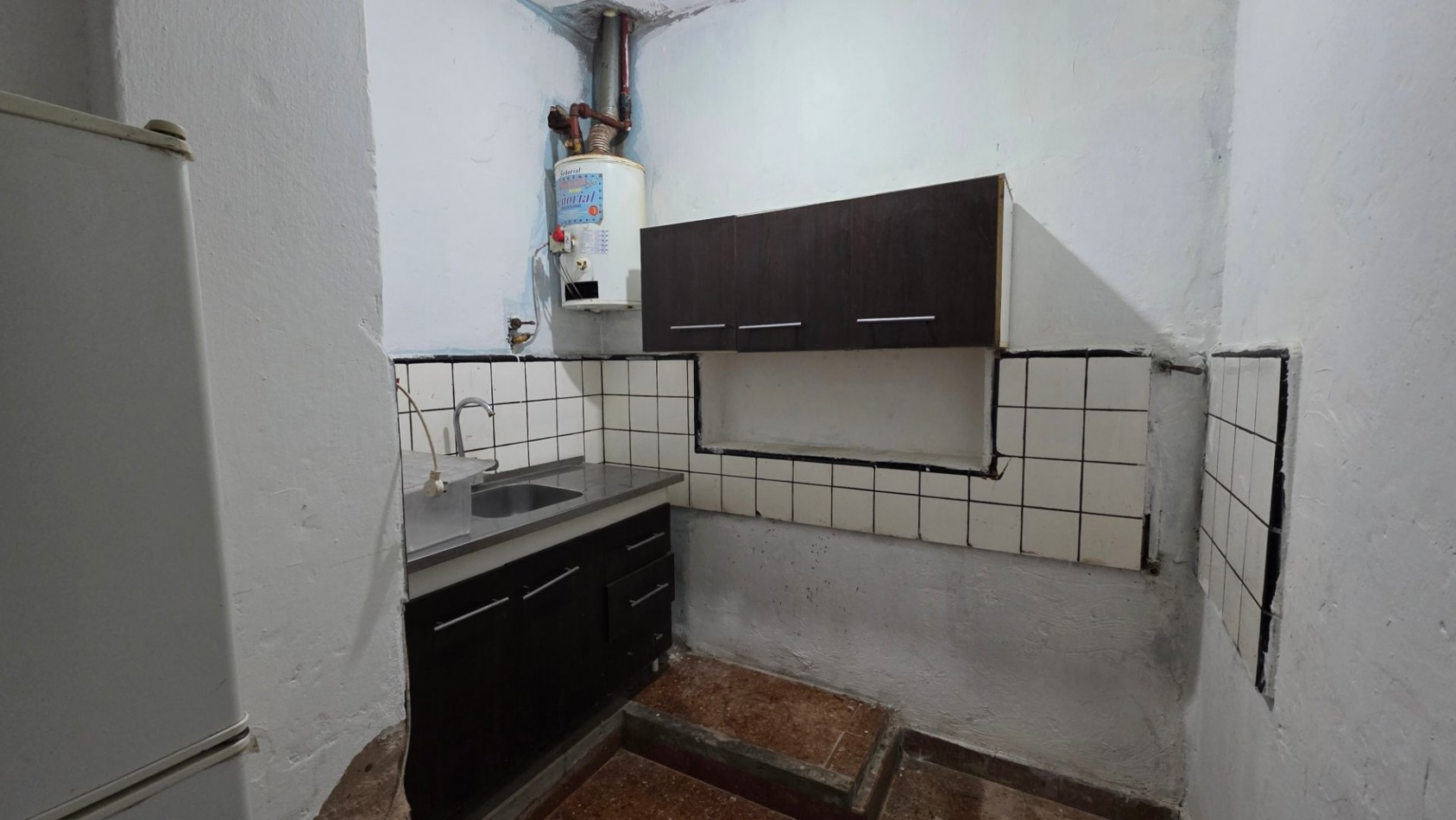 Casa a Restaurar sobre Lote de 375 m² en Glew | Amplio Fondo y Gran Potencial de Desarrollo
