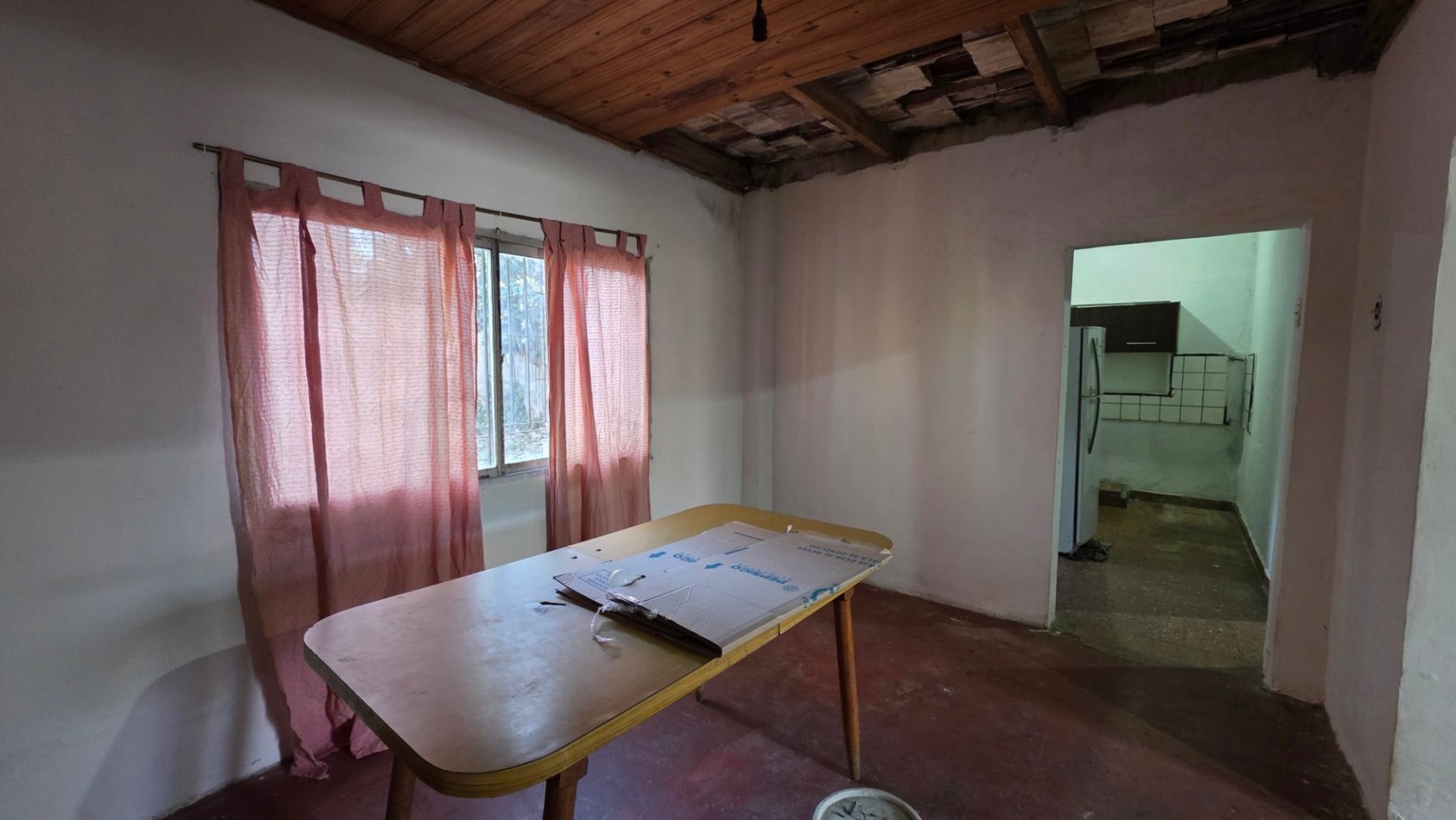 Casa a Restaurar sobre Lote de 375 m² en Glew | Amplio Fondo y Gran Potencial de Desarrollo
