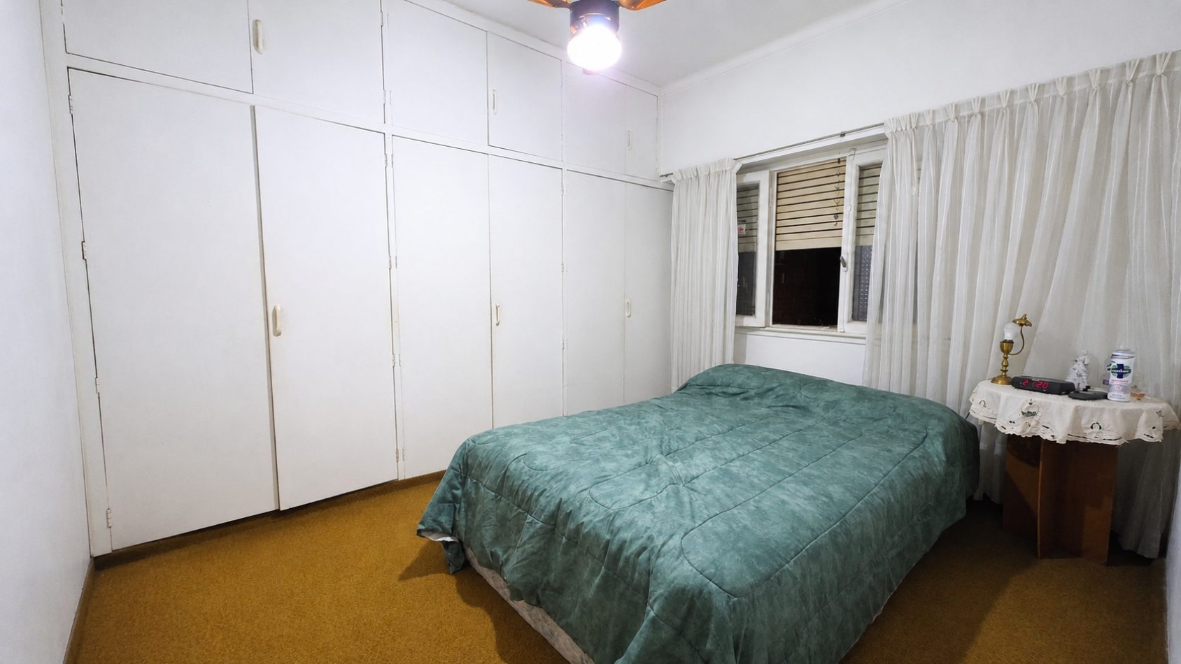 CASA DE 3 DORMITORIOS CON GARAGE, QUINCHO, PARQUE Y PILETA EN LONGCHAMPS