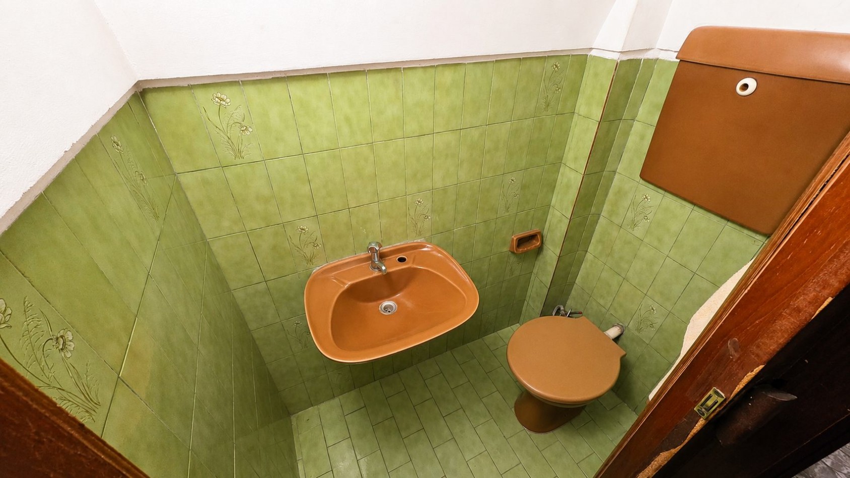 CASA DE 3 DORMITORIOS CON GARAGE, QUINCHO, PARQUE Y PILETA EN LONGCHAMPS