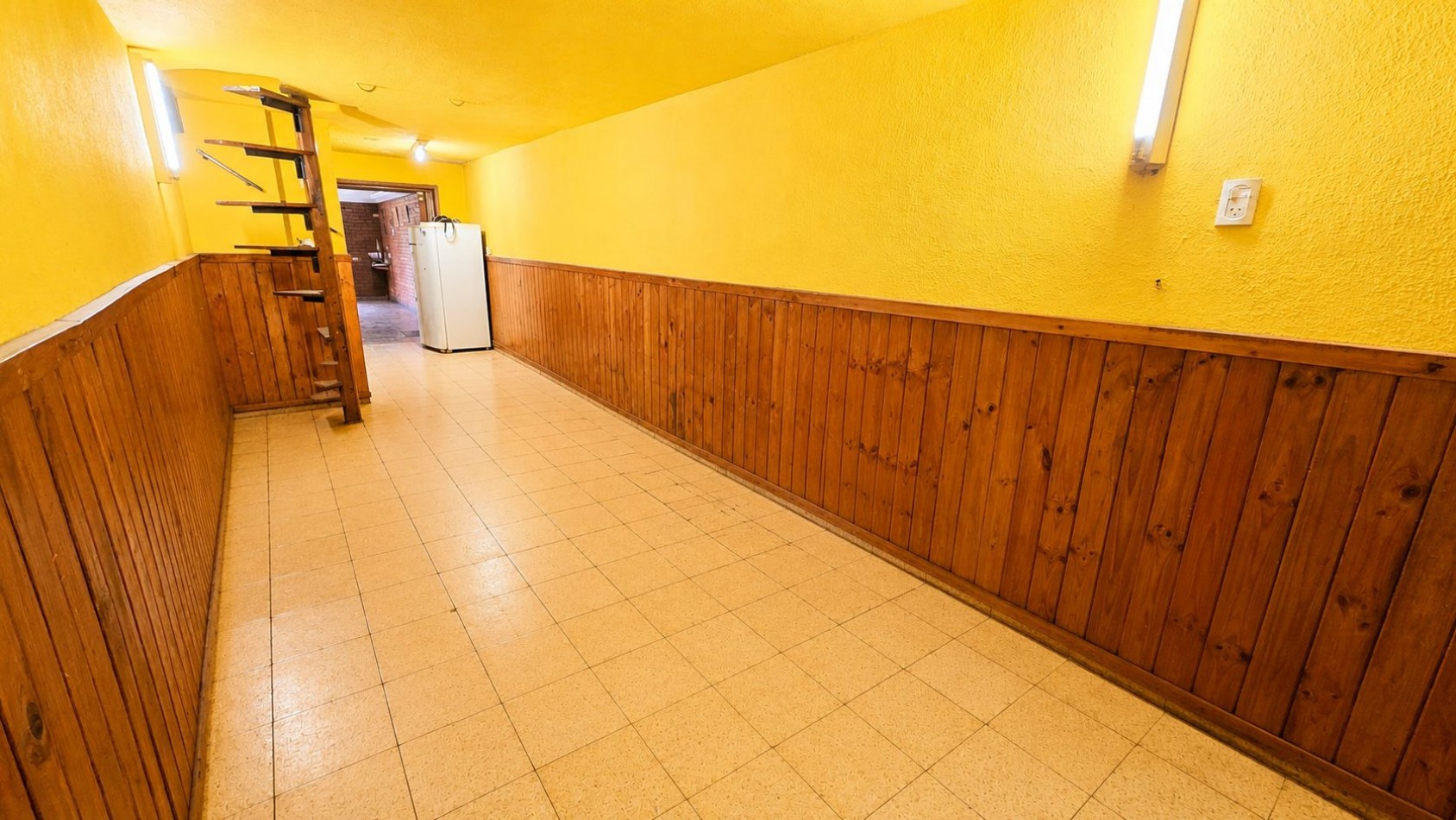 CASA DE 3 DORMITORIOS CON GARAGE, QUINCHO, PARQUE Y PILETA EN LONGCHAMPS