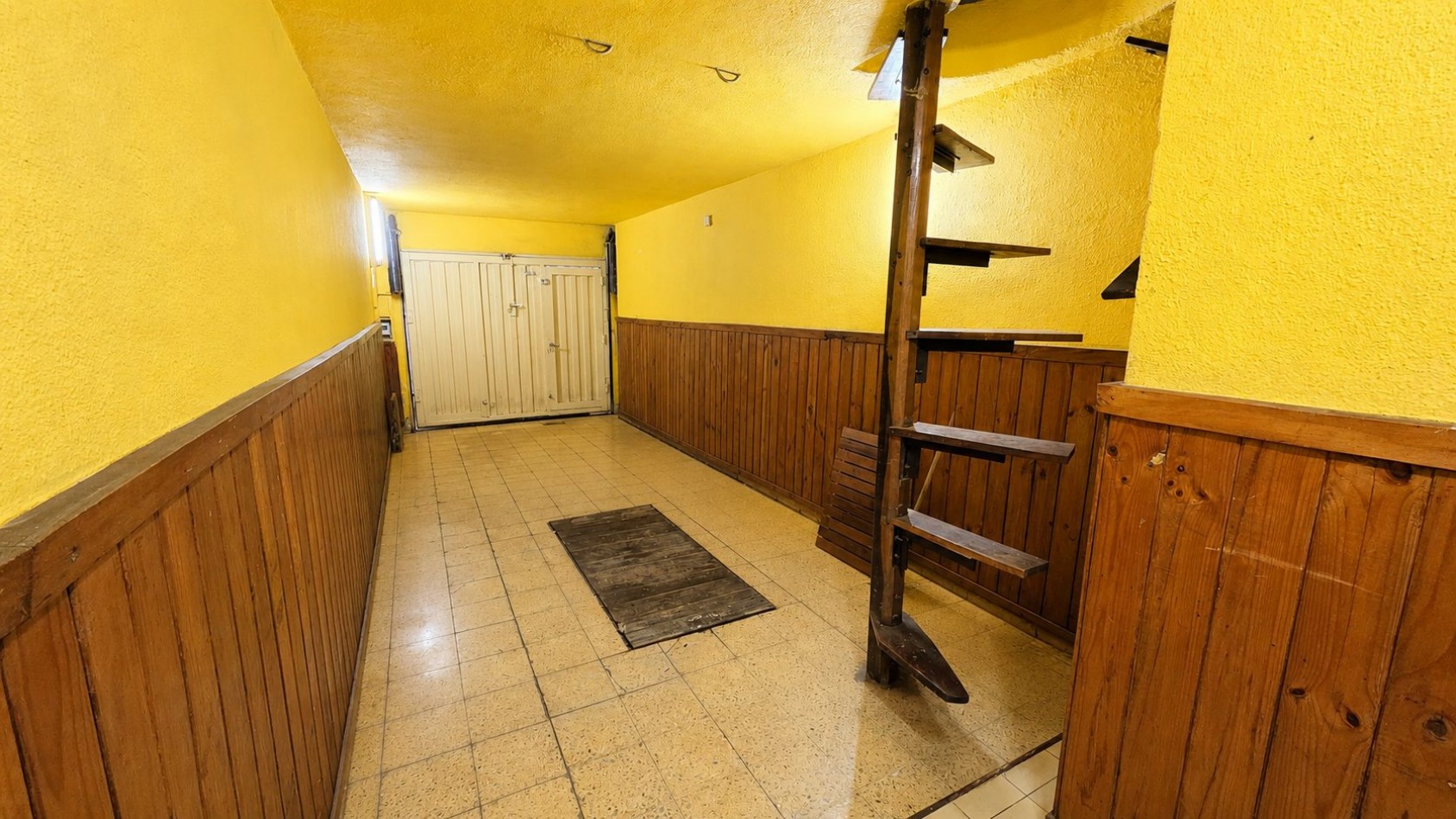 CASA DE 3 DORMITORIOS CON GARAGE, QUINCHO, PARQUE Y PILETA EN LONGCHAMPS