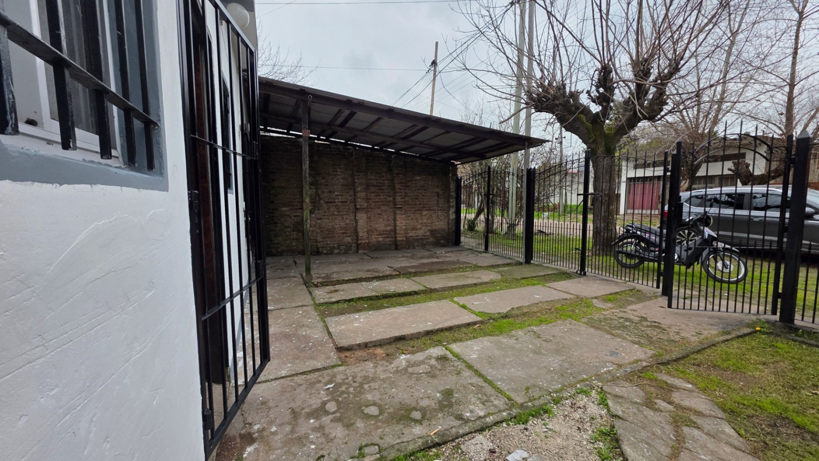Casa a Restaurar sobre Lote de 375 m² en Glew | Amplio Fondo y Gran Potencial de Desarrollo
