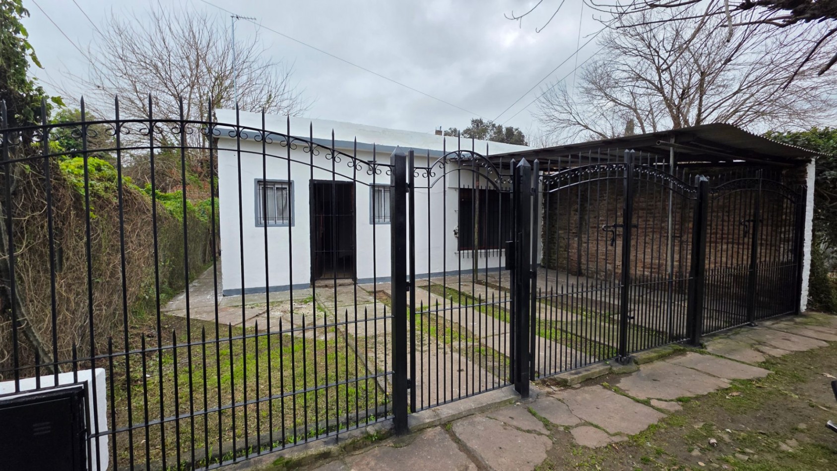 Casa a Restaurar sobre Lote de 375 m² en Glew | Amplio Fondo y Gran Potencial de Desarrollo