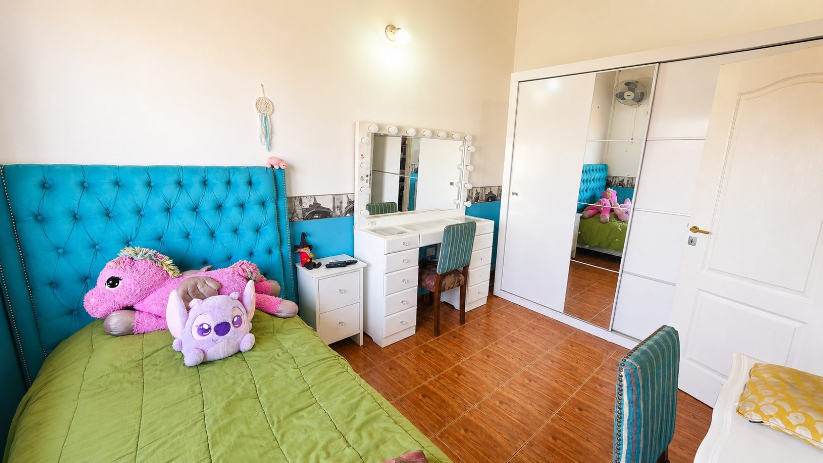 CASA 4 AMBIENTES CON COCHERA DOBLE, PILETA Y ALTILLOS EN VENTA - LONGCHAMPS