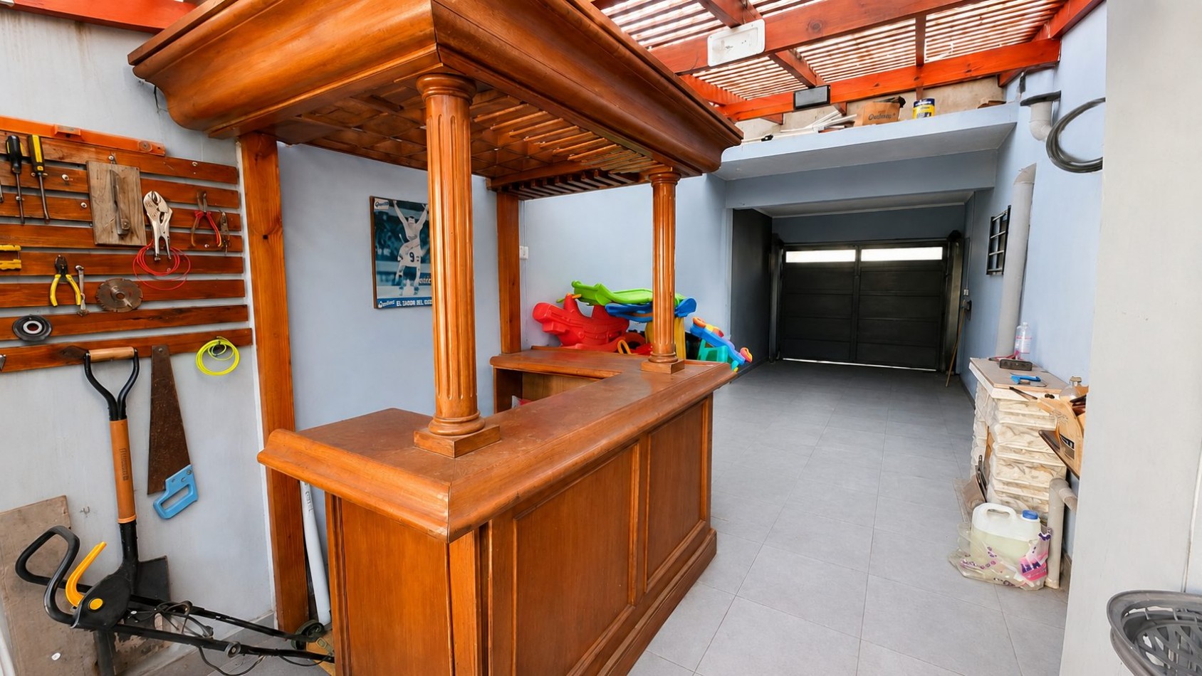 CASA 4 AMBIENTES CON COCHERA DOBLE, PILETA Y ALTILLOS EN VENTA - LONGCHAMPS