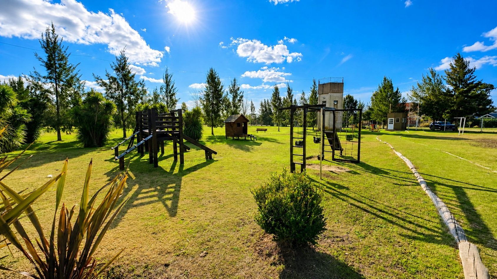 LOTE EN VENTA EN BARRIO CERRADO DOMSELAAR CHICO - CON MEJORAS - EXCELENTE UBICACION