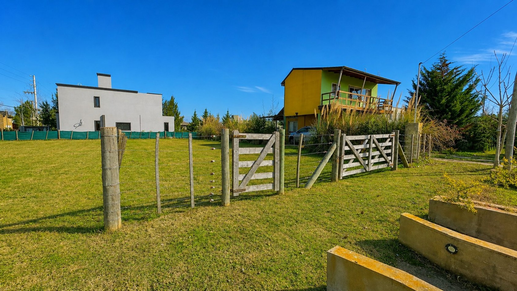 LOTE EN VENTA EN BARRIO CERRADO DOMSELAAR CHICO - CON MEJORAS - EXCELENTE UBICACION