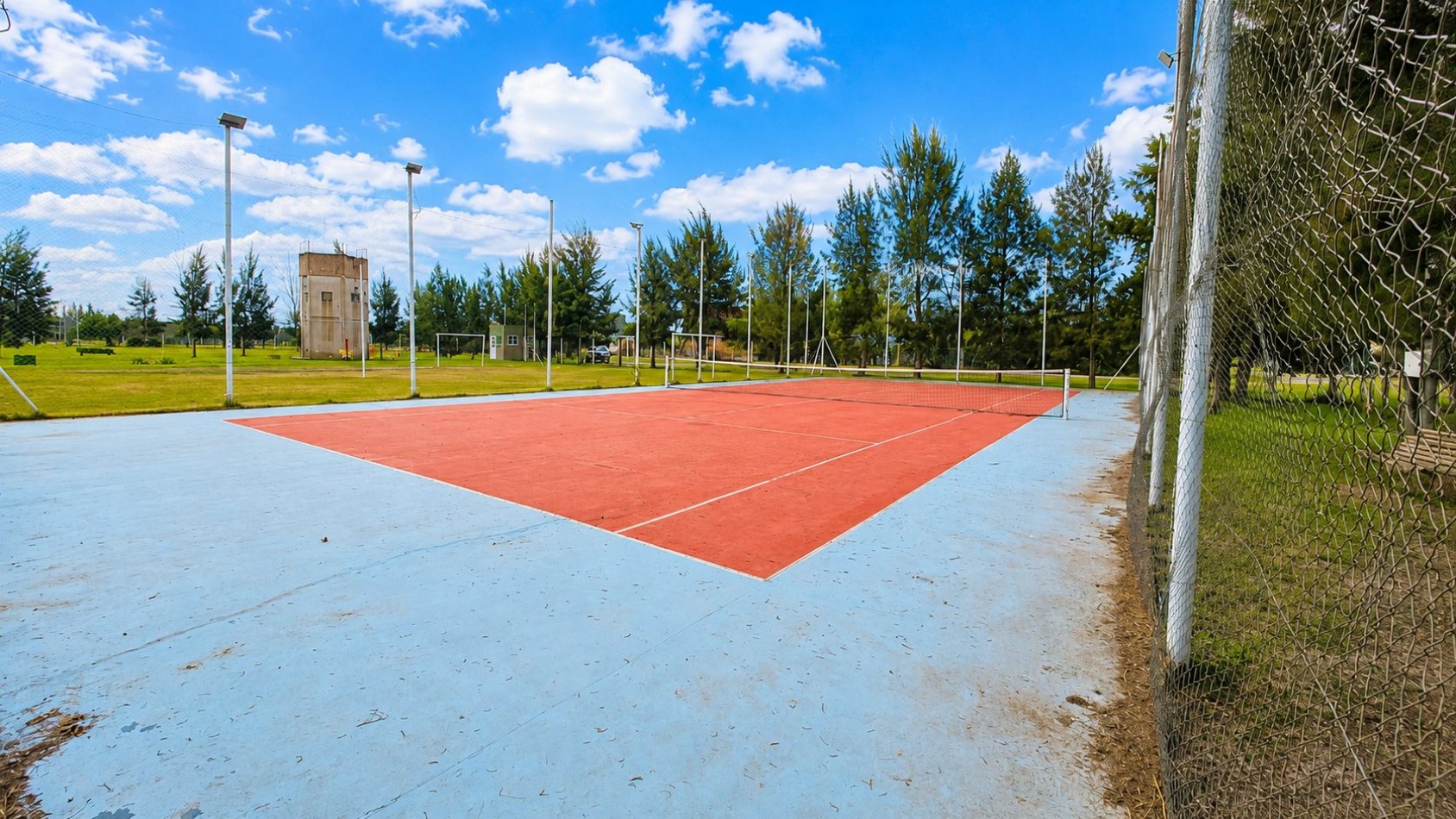 LOTE EN VENTA EN BARRIO CERRADO DOMSELAAR CHICO - CON MEJORAS - EXCELENTE UBICACION