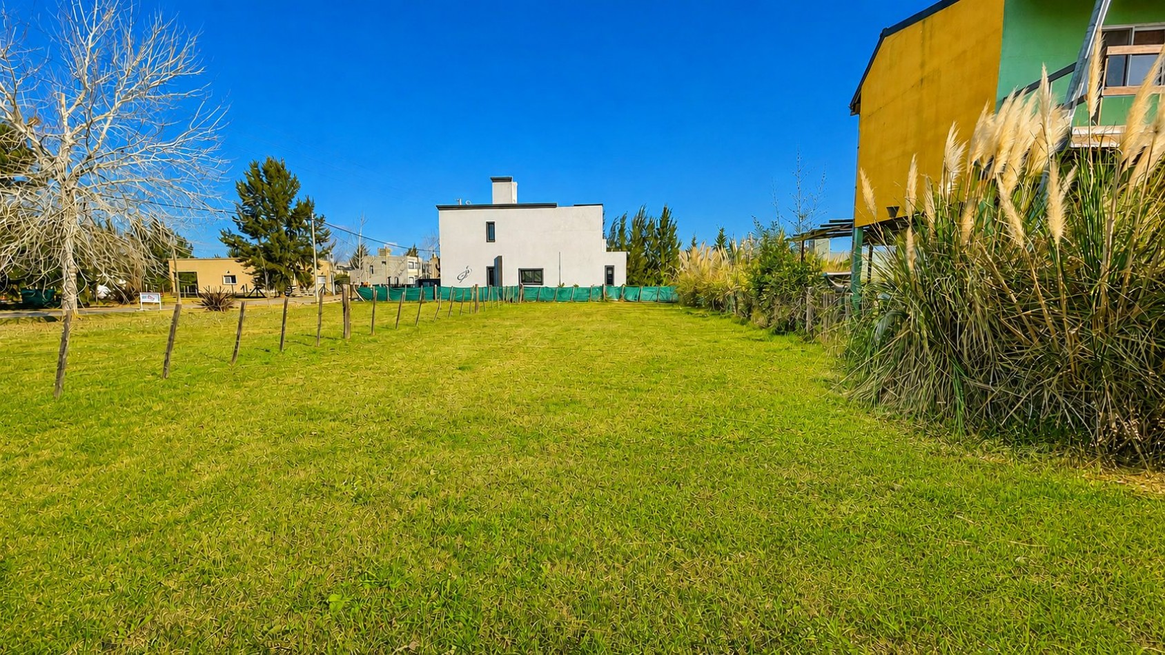 LOTE EN VENTA EN BARRIO CERRADO DOMSELAAR CHICO - CON MEJORAS - EXCELENTE UBICACION