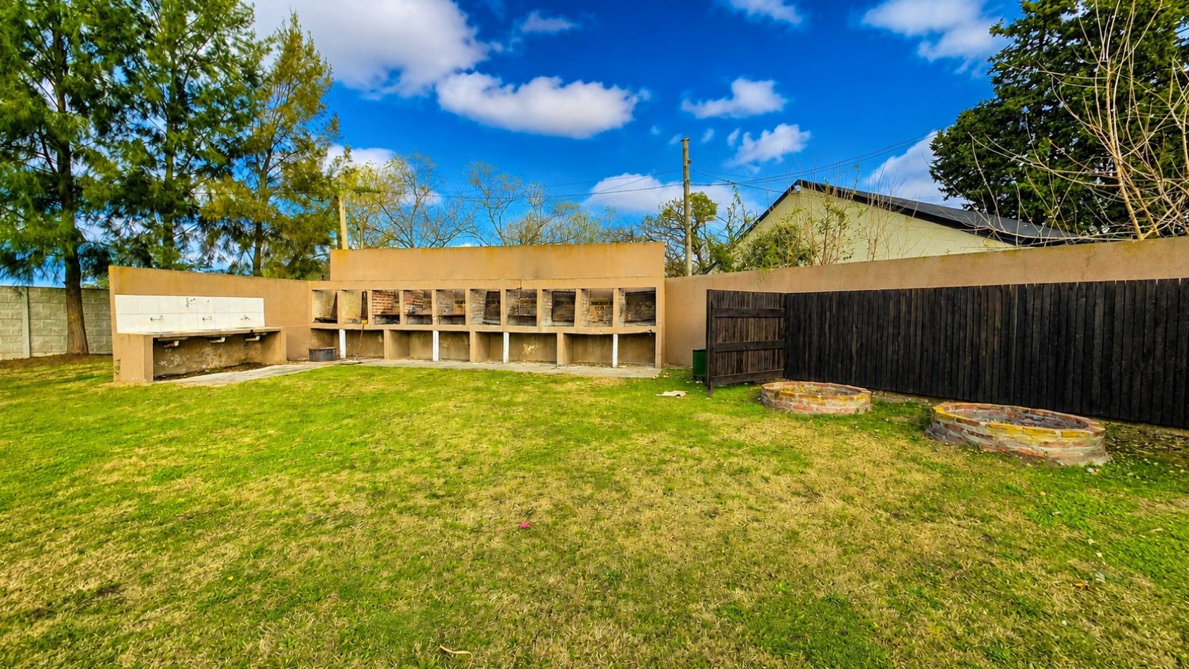 LOTE EN VENTA EN BARRIO CERRADO DOMSELAAR CHICO - CON MEJORAS - EXCELENTE UBICACION