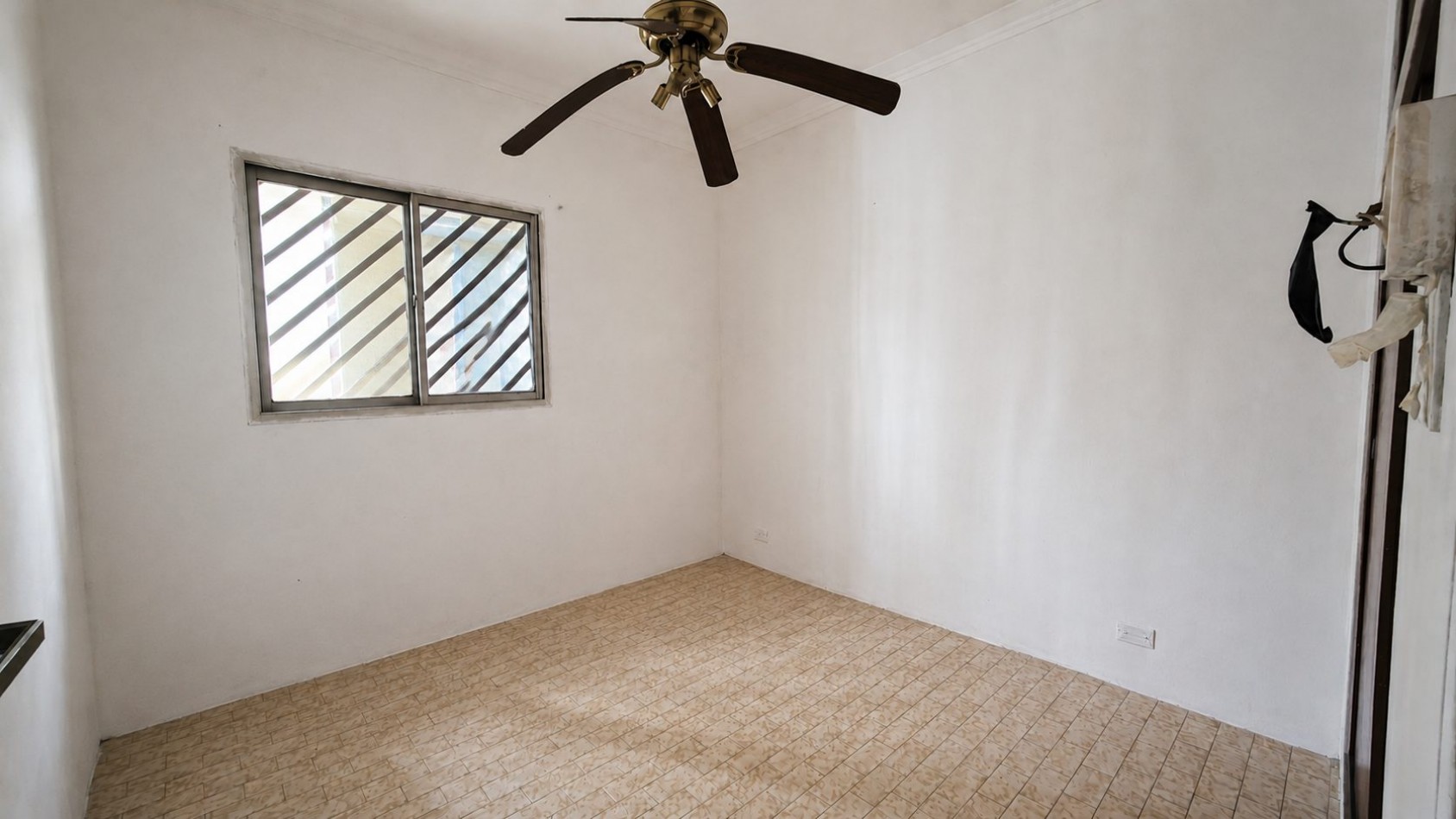 PH 3 Ambientes al Frente con Patio | 70 m² | A 30 m de Av. Hipolito Yrigoyen