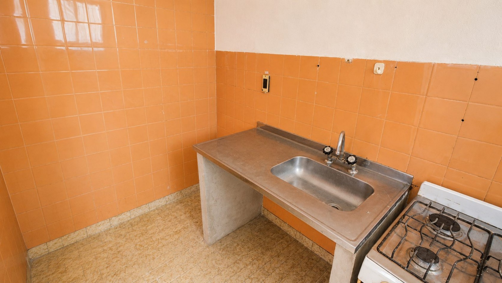 PH 3 Ambientes al Frente con Patio | 70 m² | A 30 m de Av. Hipolito Yrigoyen