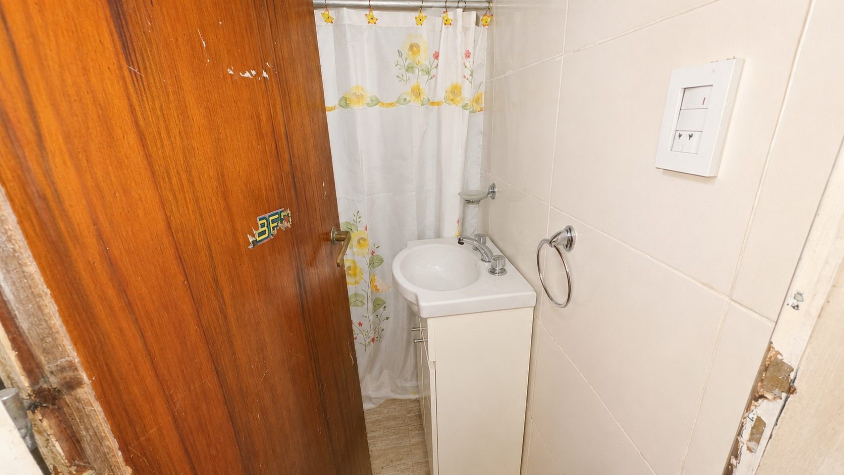 PH 3 Ambientes al Frente con Patio | 70 m² | A 30 m de Av. Hipolito Yrigoyen