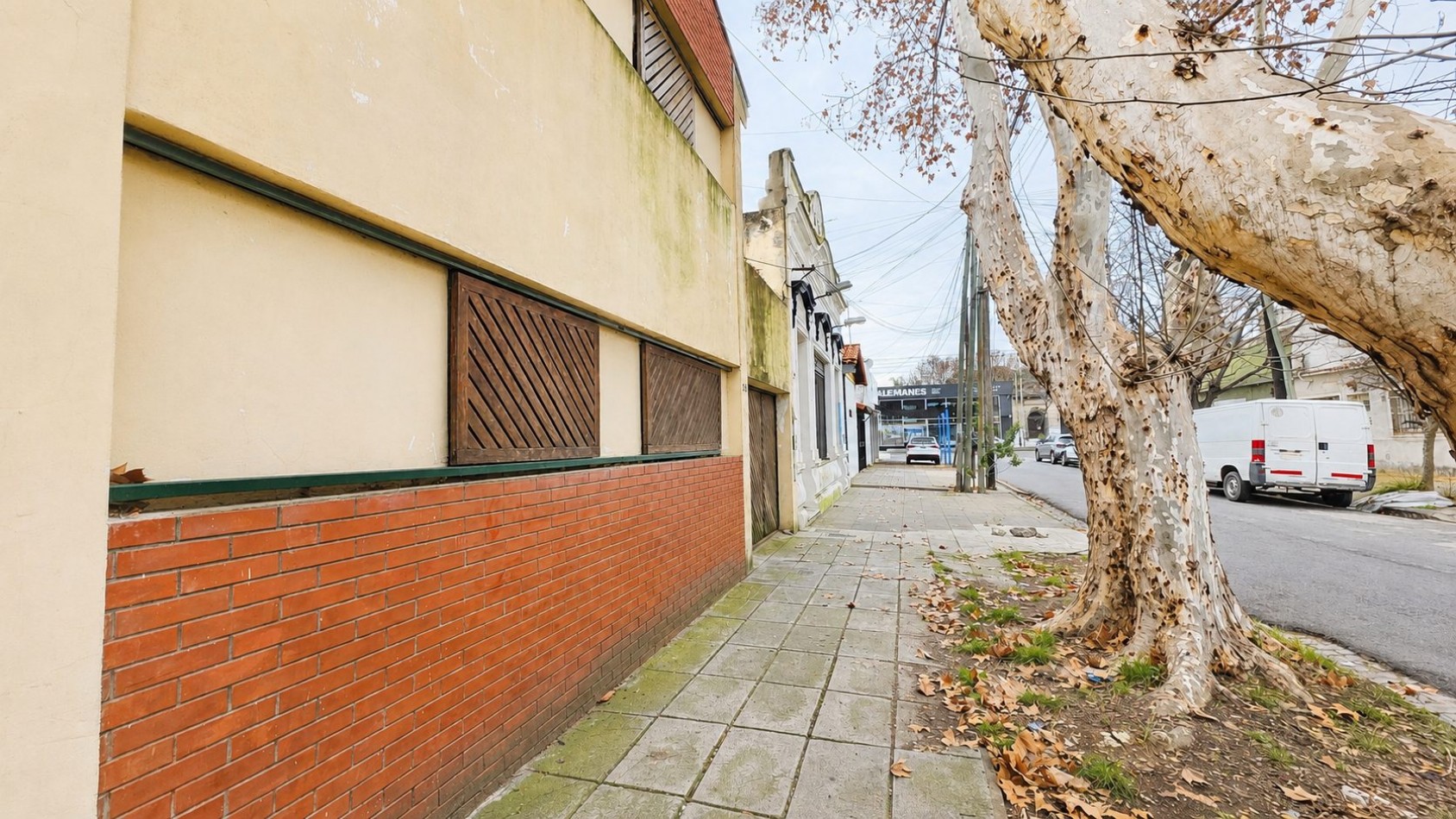 PH 3 Ambientes al Frente con Patio | 70 m² | A 30 m de Av. Hipolito Yrigoyen