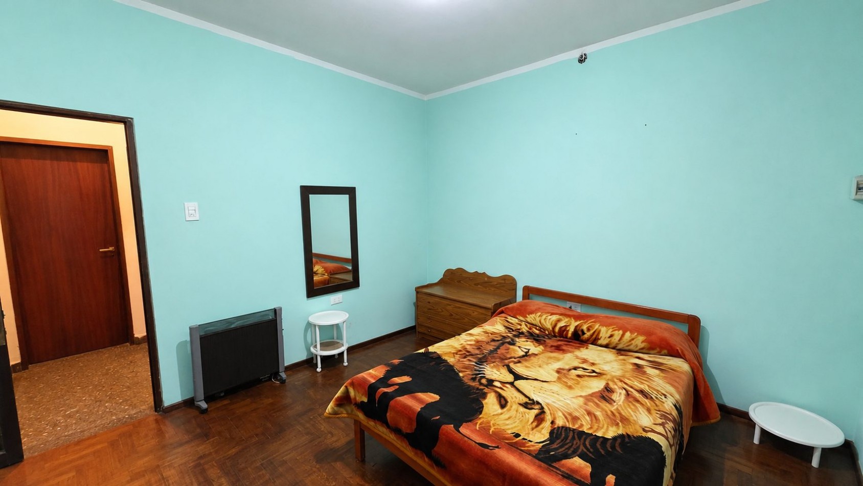 Casa 3 Ambientes con Garage, Jardin y Gran Patio a 150 m de Boulevard Buenos Aires