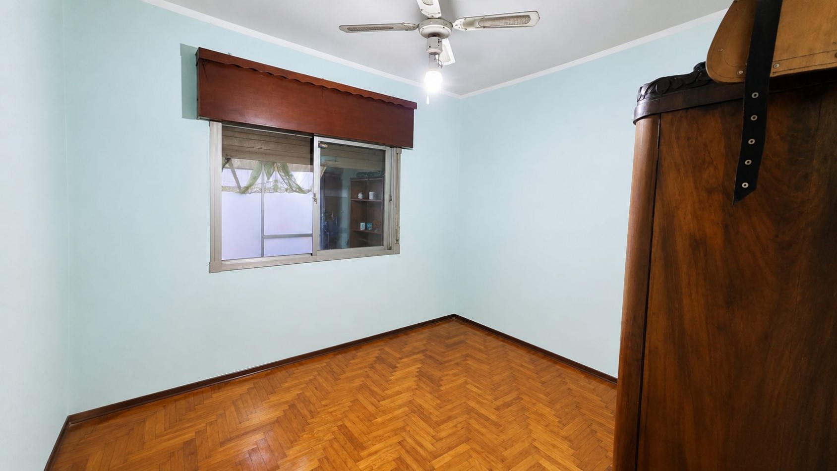Casa 3 Ambientes con Garage, Jardin y Gran Patio a 150 m de Boulevard Buenos Aires