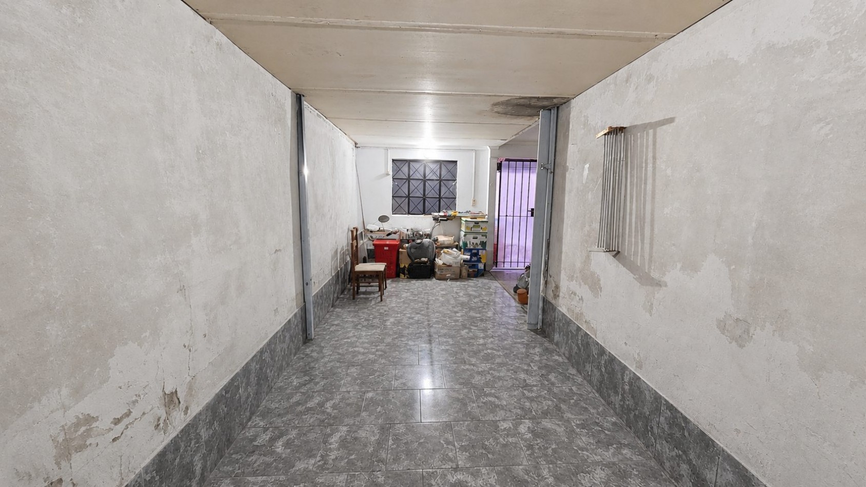 Casa 3 Ambientes con Garage, Jardin y Gran Patio a 150 m de Boulevard Buenos Aires
