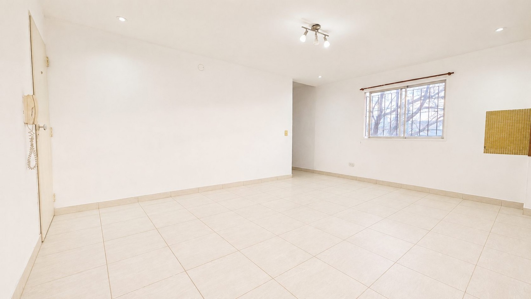DEPARTAMENTO 2 AMBIENTES TIPO DUPLEX CON BALCON ATERRAZADO EN LANUS OESTE