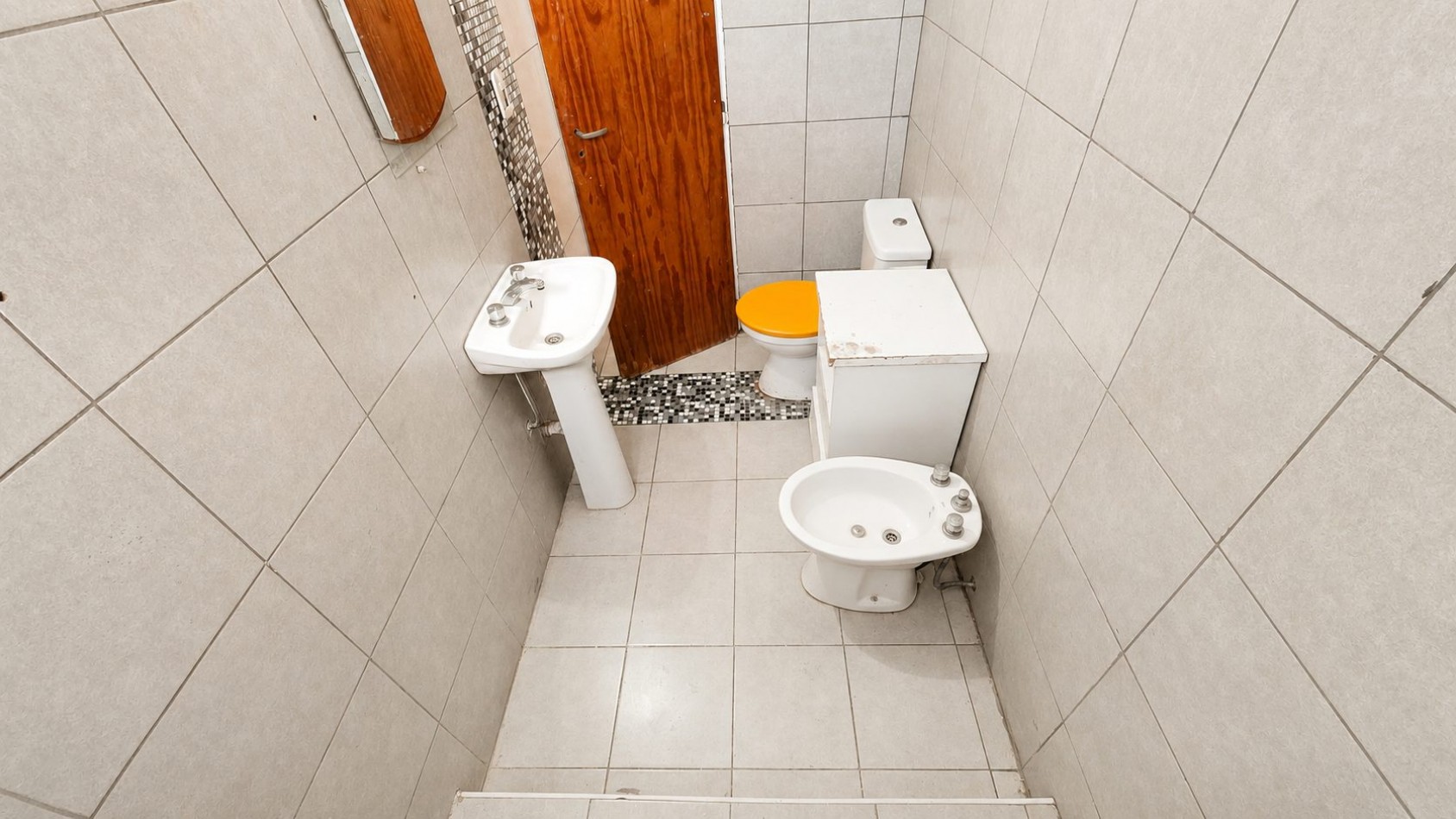 DEPARTAMENTO 2 AMBIENTES TIPO DUPLEX CON BALCON ATERRAZADO EN LANUS OESTE