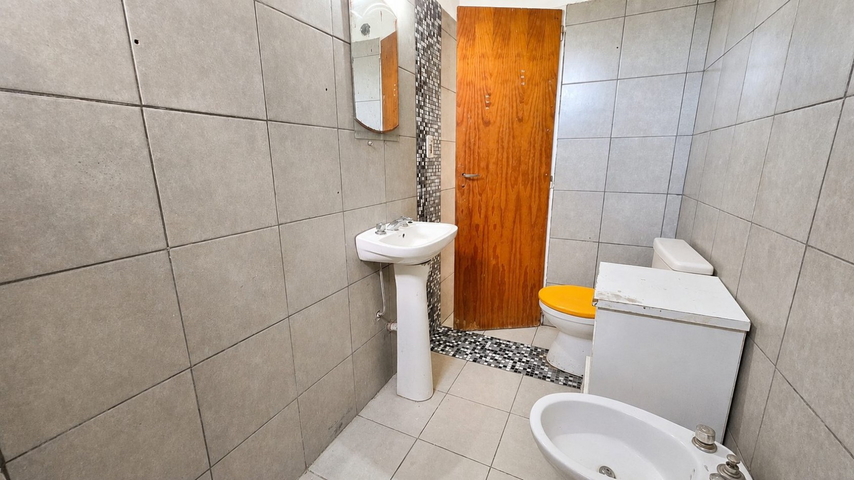 DEPARTAMENTO 2 AMBIENTES TIPO DUPLEX CON BALCON ATERRAZADO EN LANUS OESTE