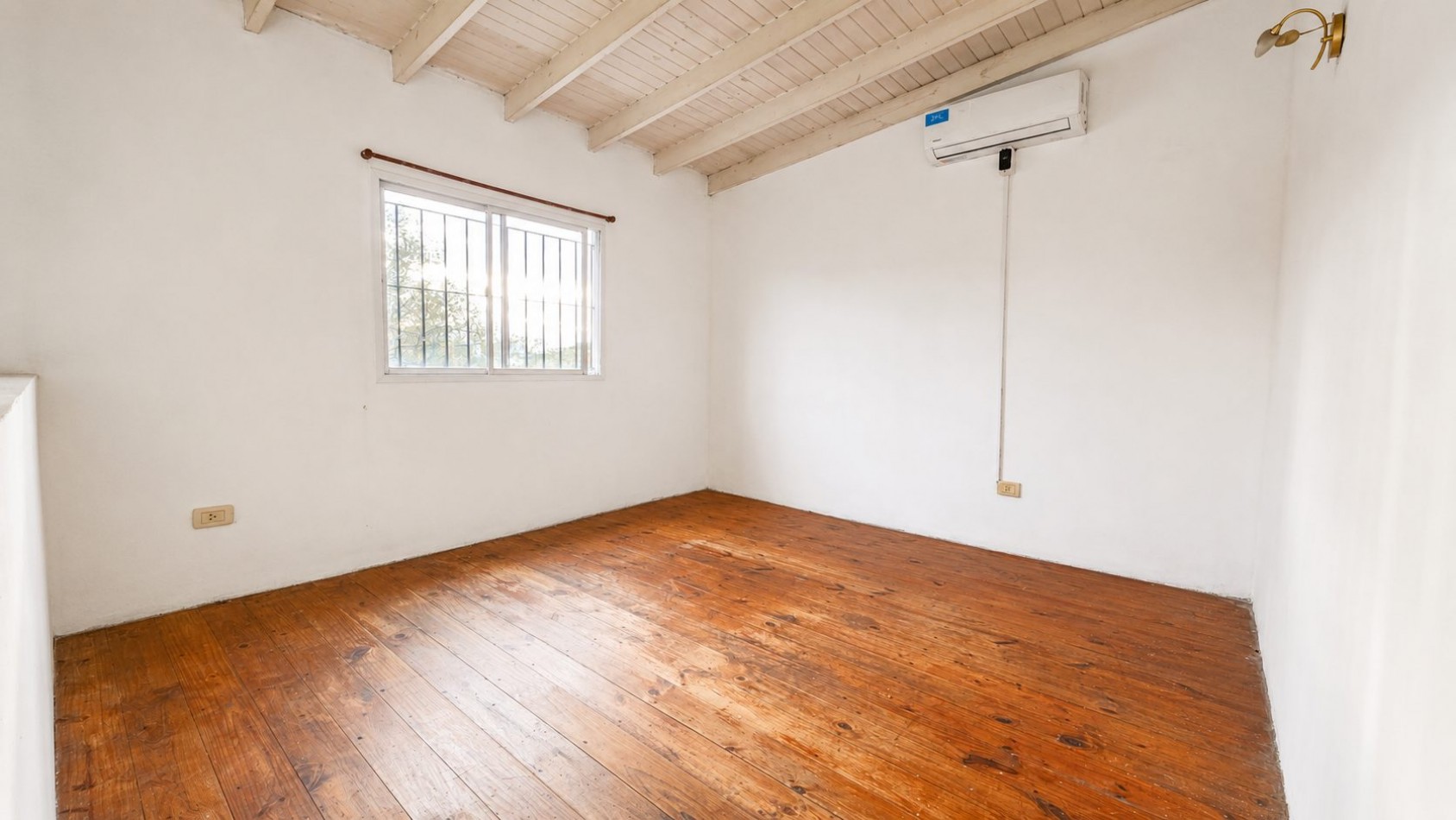 DEPARTAMENTO 2 AMBIENTES TIPO DUPLEX CON BALCON ATERRAZADO EN LANUS OESTE