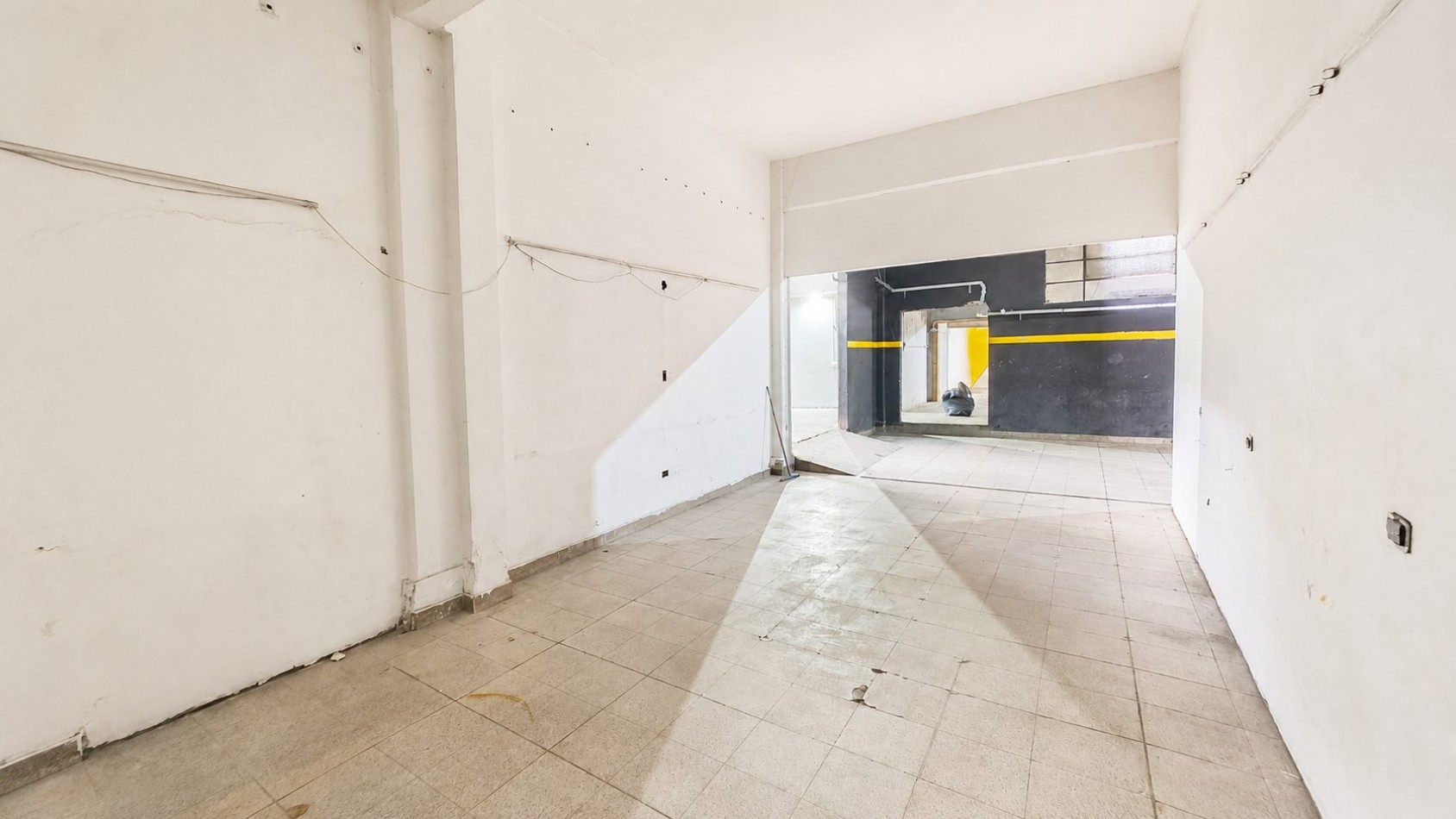 GALPON / DEPOSITO DE 450 M² - DOBLE ACCESO - AV. EVA PERON - TEMPERLEY