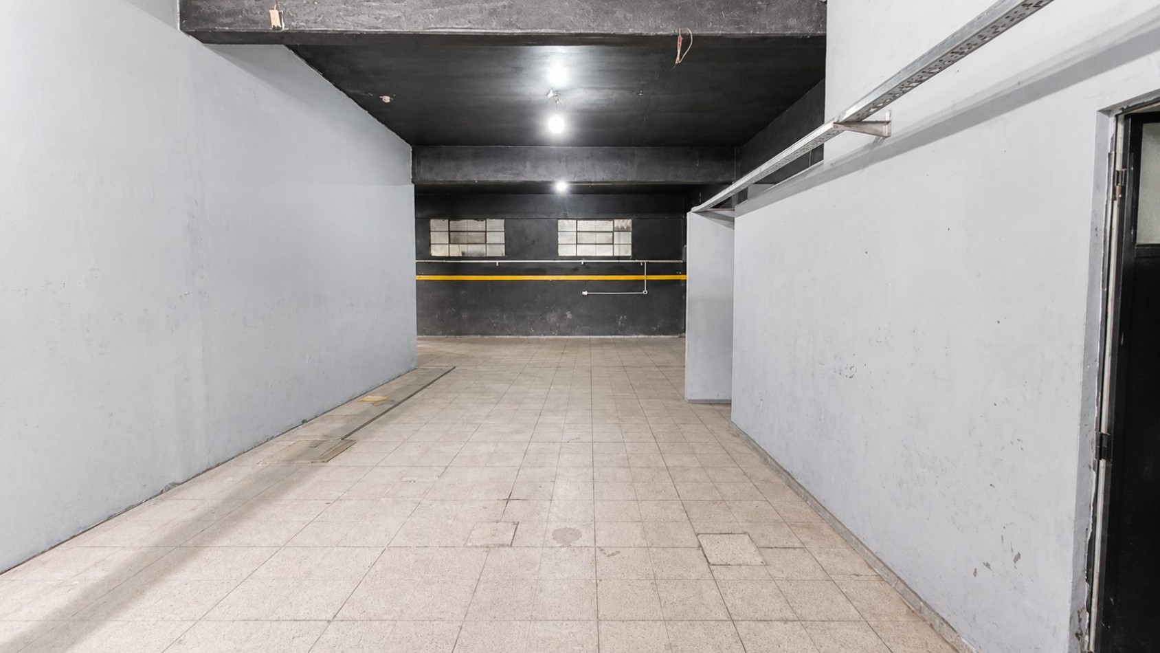 GALPON / DEPOSITO DE 450 M² - DOBLE ACCESO - AV. EVA PERON - TEMPERLEY