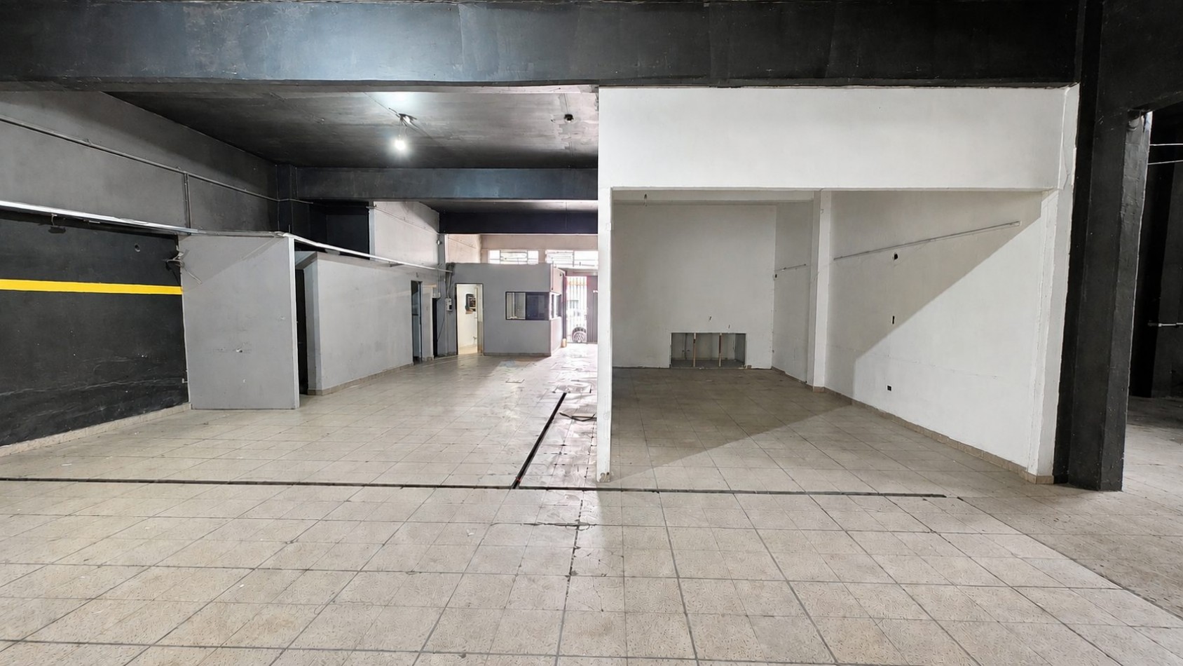 GALPON / DEPOSITO DE 450 M² - DOBLE ACCESO - AV. EVA PERON - TEMPERLEY