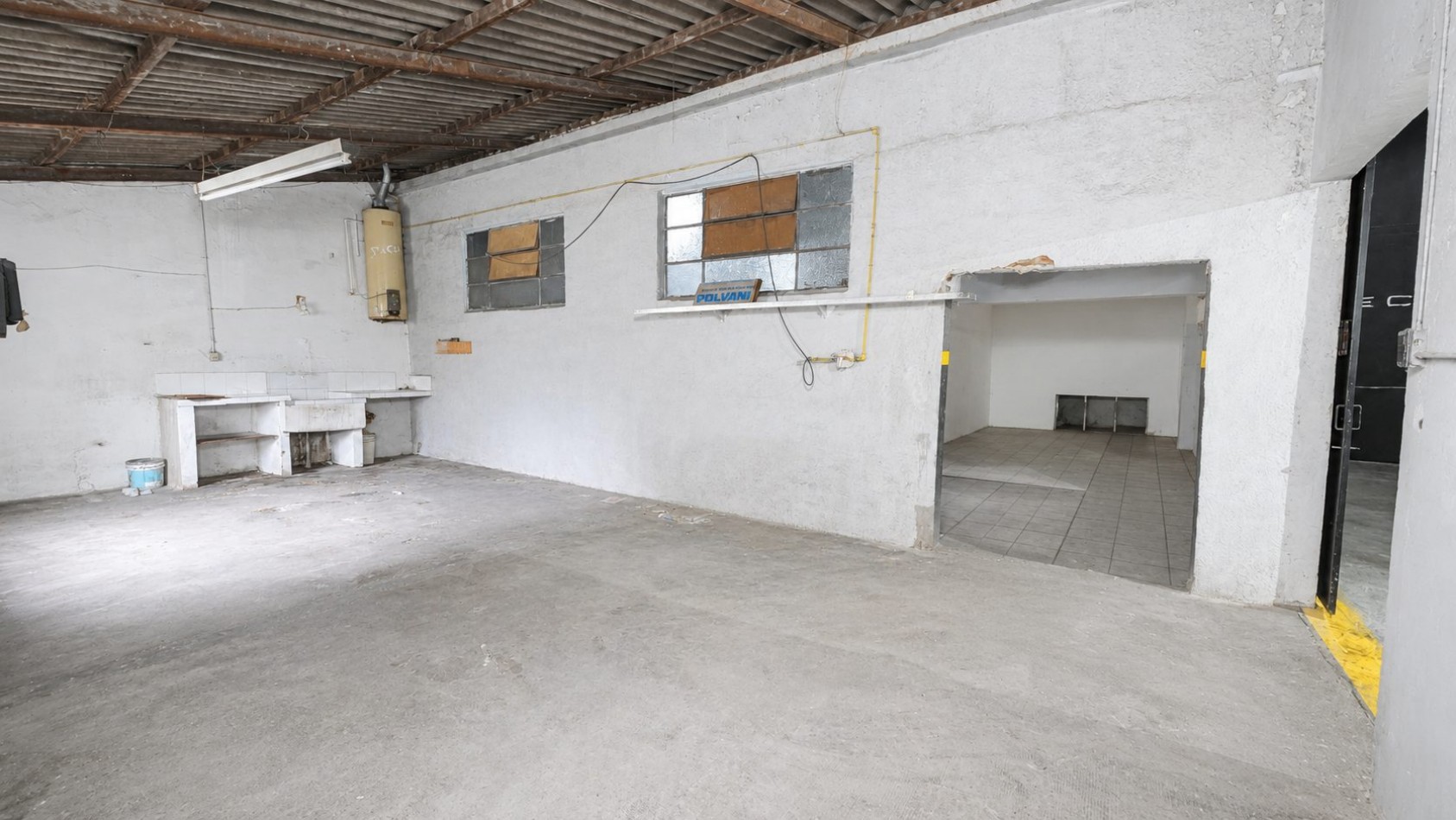 GALPON / DEPOSITO DE 450 M² - DOBLE ACCESO - AV. EVA PERON - TEMPERLEY