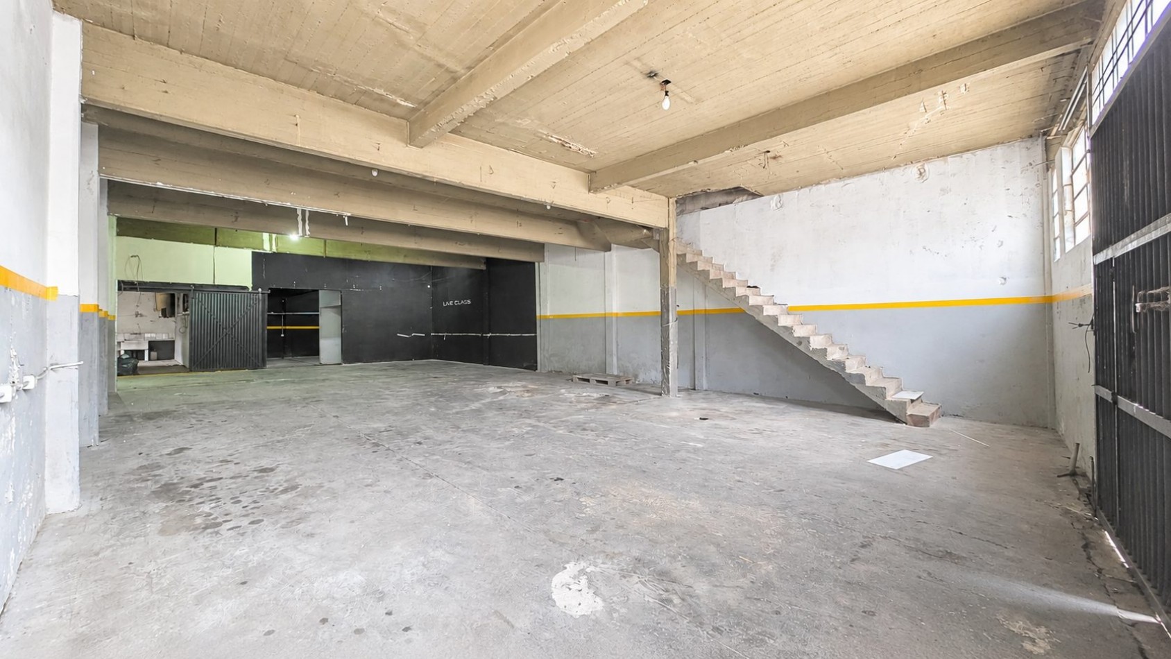 GALPON / DEPOSITO DE 450 M² - DOBLE ACCESO - AV. EVA PERON - TEMPERLEY