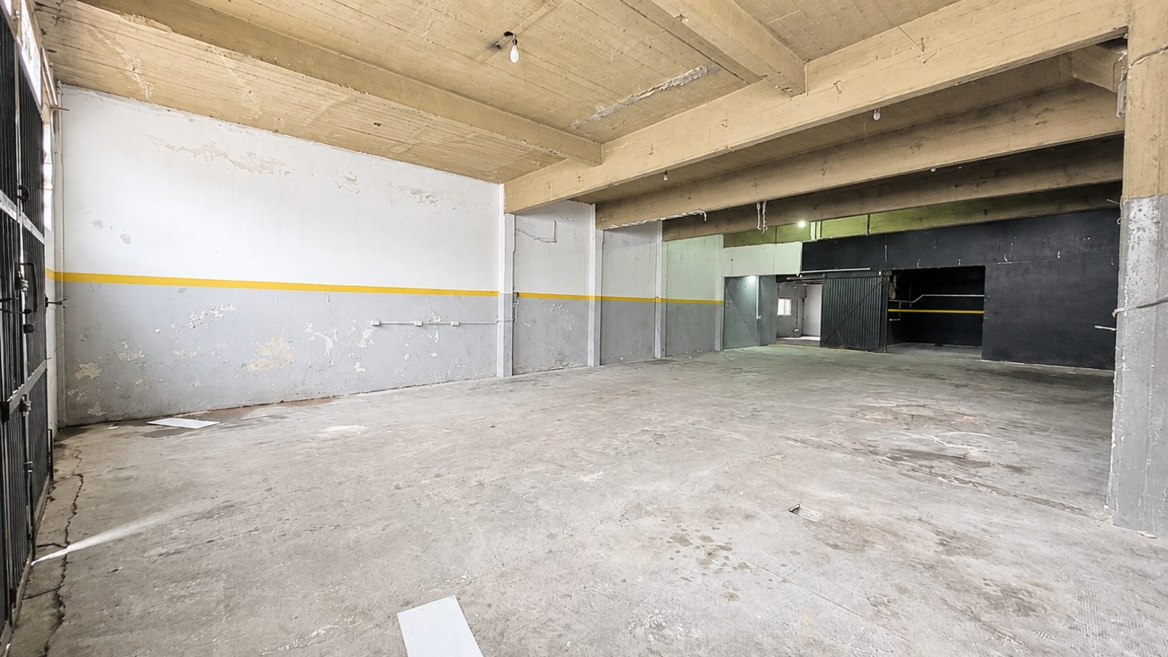 GALPON / DEPOSITO DE 450 M² - DOBLE ACCESO - AV. EVA PERON - TEMPERLEY
