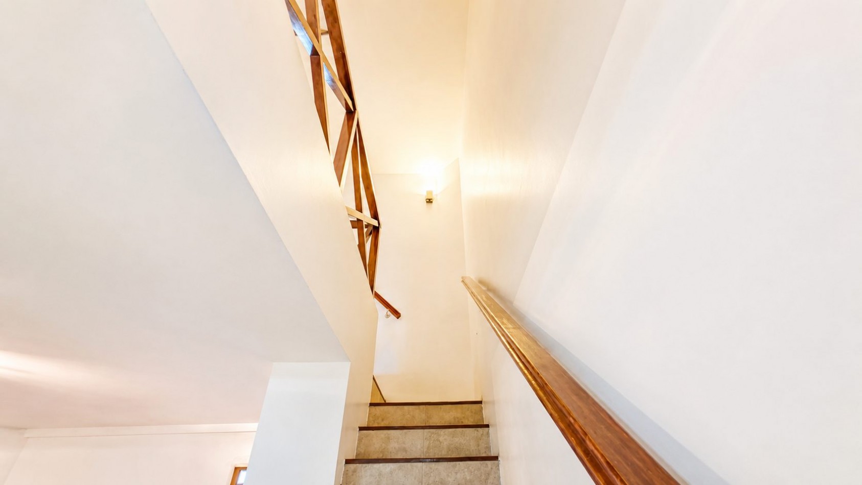 TRIPLEX 4 AMBIENTES CON JARDIN, QUINCHO Y COCHERA | APTO CREDITO | LOMAS DE ZAMORA