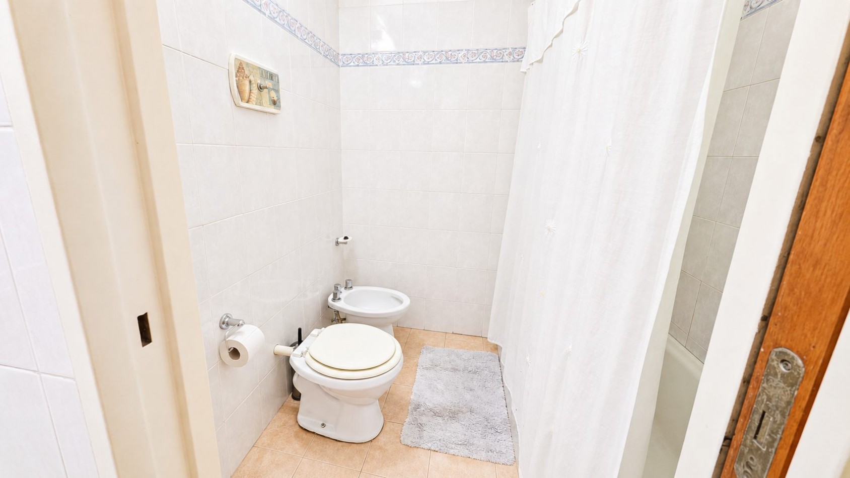 TRIPLEX 4 AMBIENTES CON JARDIN, QUINCHO Y COCHERA | APTO CREDITO | LOMAS DE ZAMORA